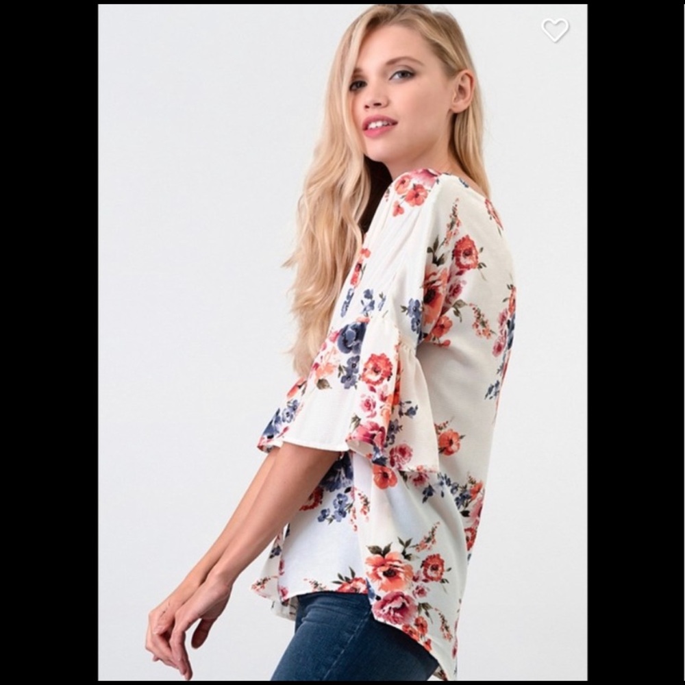 🆕 Ivory Floral Top🌸 - Picture 4 of 12